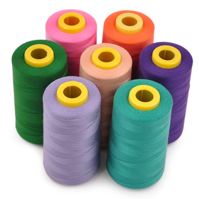 Ucuz Fabrika Fiyatı 4000Y 5000Y % 100 Spun Polyester Dikiş İpi 40/2 3000 Yard stokta