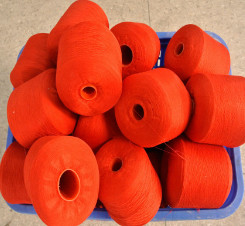 Yüksek Kalite 40/2, 60/2 Renkli Renkler % 100 Polyester Ring Spun Yarn for Sewing Thread