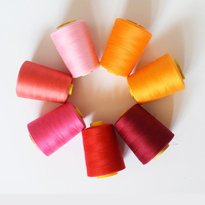 Kaliteli Polyester İplik Kumaşlar İçin Poliester Dikiş İpliği