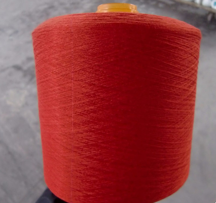 30/2 30/3 Dikiş için % 100 renklendirilmiş polyester iplik