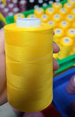 40/2 Siyah Beyaz Kırmızı Çok Renkli 100% Poliester Dikiş İpi 3000Y 5000Y 10000 Yards