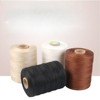 Renkli boyalı dikiş ipliği polyester 402 dikiş ipliği stokta